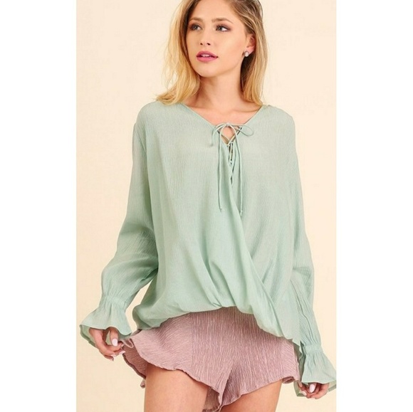 FINAL SALE 🆕🌿LIGHT SAGE BLOUSE 🌿 - Picture 2 of 5